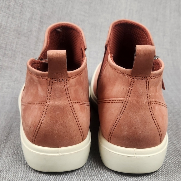 Ecco Ankle Zip Up Suede Boots. size 41 - Picture 4 of 9